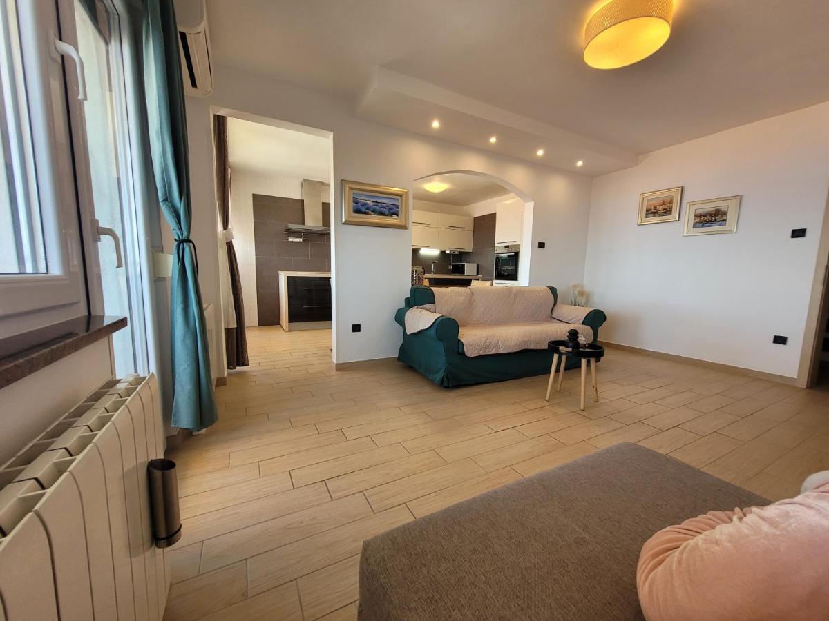 Karla Apartment